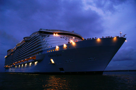 Oasis of the Seas - Photo: © Ian Boyle, 2nd November 2009