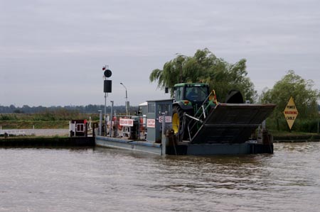 REEDHAM FERRY - Photo:  Ian Boyle, 5th September 2006 - www.simplonpc.co.uk