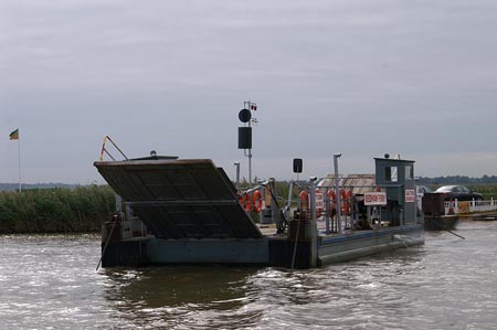 REEDHAM FERRY - Photo:  Ian Boyle, 5th September 2006 - www.simplonpc.co.uk