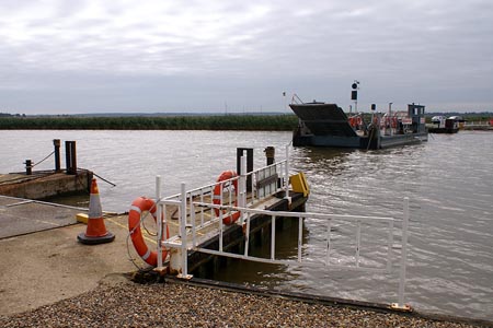 REEDHAM FERRY - Photo:  Ian Boyle, 5th September 2006 - www.simplonpc.co.uk