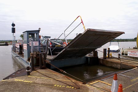 REEDHAM FERRY - Photo:  Ian Boyle, 5th September 2006 - www.simplonpc.co.uk