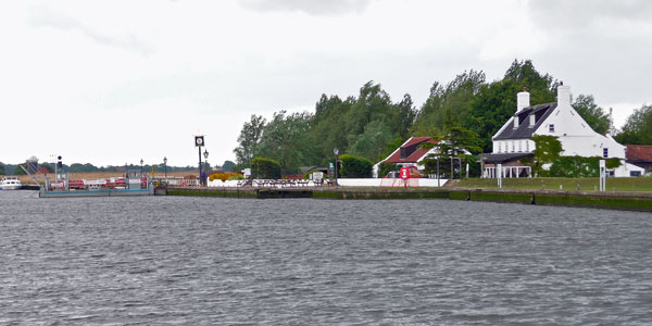 REEDHAM FERRY - Photo:  Ian Boyle, 16th May 2009 -  www.simplonpc.co.uk