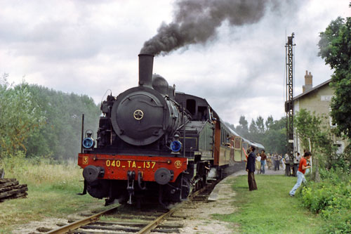 Chinon-Richelieu - Photo: ©1981 Ian Boyle - www.simplonpc.co.uk