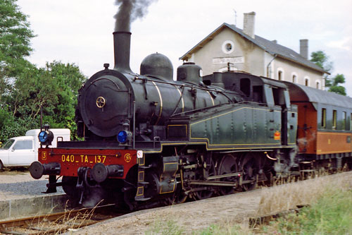 Chinon-Richelieu - Photo: ©1981 Ian Boyle - www.simplonpc.co.uk