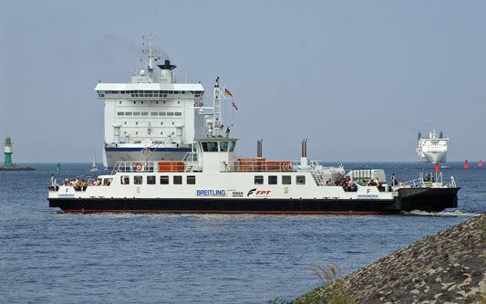 ROSTOCK FERRIES & EXCURSIONS - Photo: ©2007 Jan Boyle - www.simplompc.co.uk - Simplon Postcards