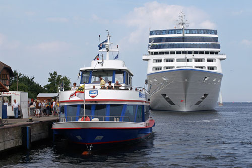 ROSTOCK FERRIES & EXCURSIONS - Photo: ©2007 Ian Boyle - www.simplompc.co.uk - Simplon Postcards