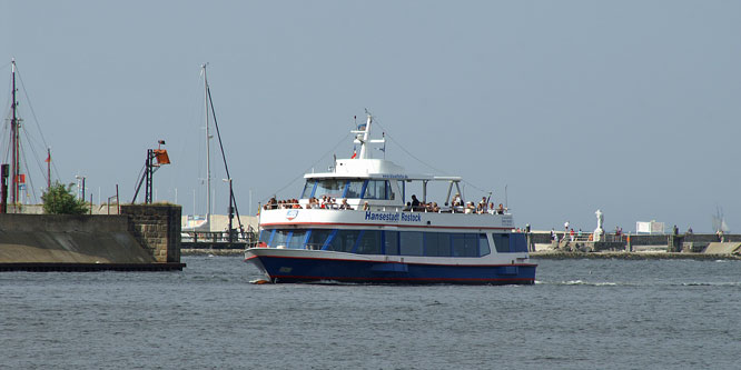 ROSTOCK FERRIES & EXCURSIONS - Photo: ©2007 Ian Boyle - www.simplompc.co.uk - Simplon Postcards