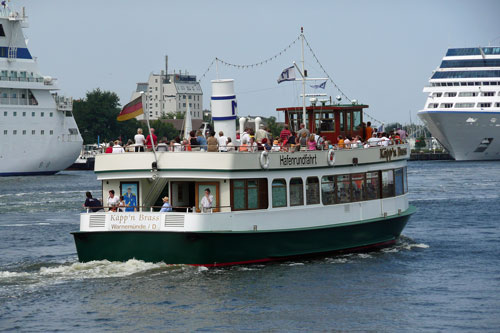 ROSTOCK FERRIES & EXCURSIONS - Photo: ©2007 Ian Boyle - www.simplompc.co.uk - Simplon Postcards