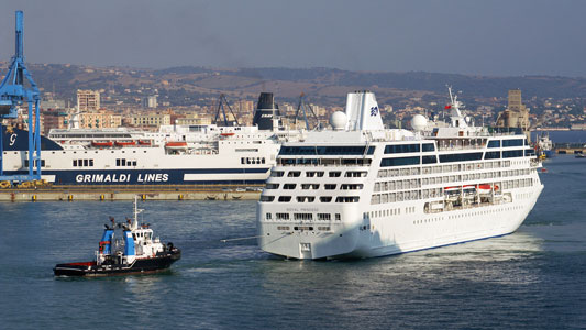 ROYAL PRINCESS at Civitavecchia - Photo: © Ian Boyle, 24th August 2009 - www.simplonpc.co.uk