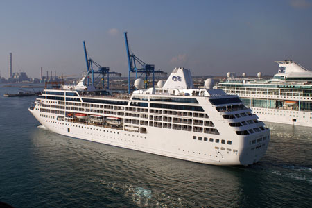 ROYAL PRINCESS at Civitavecchia - Photo: © Ian Boyle, 24th August 2009 - www.simplonpc.co.uk