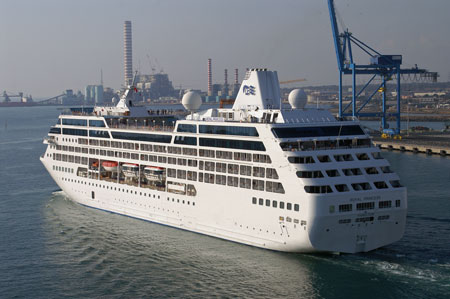 ROYAL PRINCESS at Civitavecchia - Photo: © Ian Boyle, 24th August 2009 - www.simplonpc.co.uk