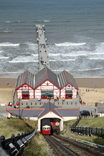 Saltburn Pier & Cliff Lift -  www.simplonpc.co.uk - Simplon Postcards