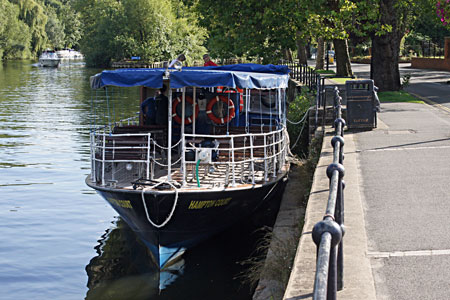 HAMPTON COURT (Salter's Steamers) - Photo: Ian Boyle 1st September 2010 - www.simplonpc.co.uk