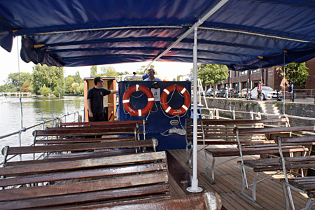 HAMPTON COURT (Salters Steamers) - Photo: Ian Boyle 2nd September 2010 - www.simplonpc.co.uk