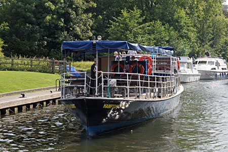 HAMPTON COURT (Salter's Steamers) - Photo: Ian Boyle 2nd September 2010 - www.simplonpc.co.uk