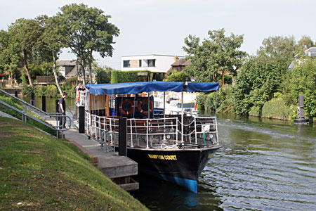 HAMPTON COURT (Salter's Steamers) - Photo: Ian Boyle 2nd September 2010 - www.simplonpc.co.uk