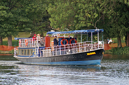 READING (Salter's Steamers) - Photo: 2010 Ian Boyle - www.simplonpc.co.uk