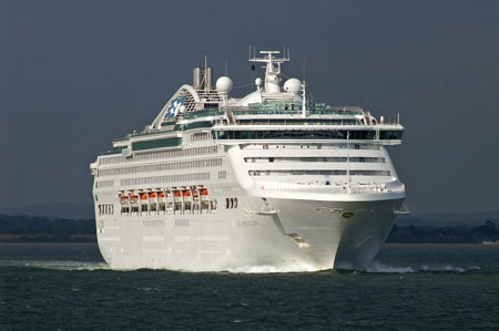 SEA PRINCESS in the Solent - Photo:  Ian Boyle, on SS Shieldhall, 14th June 2008