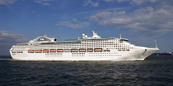 SEA PRINCESS in the Solent - Photo:  Ian Boyle, on SS Shieldhall, 14th June 2008