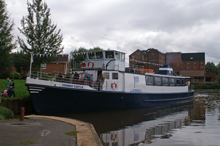 CONWAY CASTLE - Severn Leisure Cruies - Photo: © Ian Boyle, 5th August 2009 - www.simplonpc.co.uk - Simplon Postcards Website