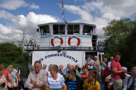 CONWAY CASTLE - Severn Leisure Cruies - Photo: © Ian Boyle, 5th August 2009 - www.simplonpc.co.uk - Simplon Postcards Website