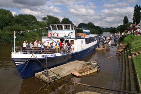 CONWAY CASTLE - Severn Leisure Cruies - Photo: © Ian Boyle, 5th August 2009 - www.simplonpc.co.uk - Simplon Postcards Website