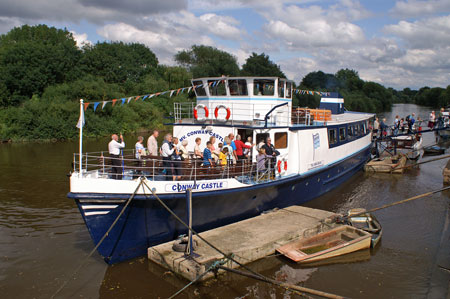 CONWAY CASTLE - Severn Leisure Cruies - Photo: © Ian Boyle, 5th August 2009 - www.simplonpc.co.uk - Simplon Postcards Website