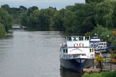 CONWAY CASTLE - Severn Leisure Cruies - Photo: © Ian Boyle, 5th August 2009 - www.simplonpc.co.uk - Simplon Postcards Website