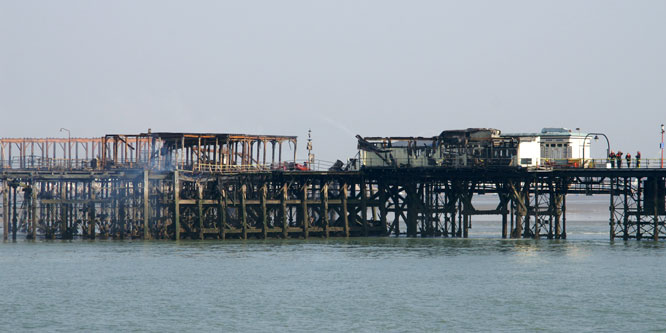 Southend Pier after the fire of 9th/10th October 2005 - Photo:  Ian Boyle, 10th October 2005 - www.simplonpc.co.uk 