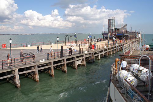 Southend Pier - Photo:  Ian Boyle, 26th September 2006 - www.simplonpc.co.uk