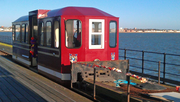 Southend Pier Railwy - Photo: 2013 Ian Boyle - www.simplonpc.co.uk