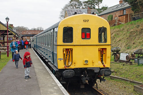 Class 207 DEMU - Photo: ©2013 Ian Boyle - www.simplonpc.co.uk