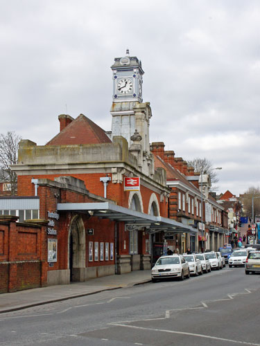 Tunbridge Wells Central - Photo: ©2013 Ian Boyle - www.simplonpc.co.uk