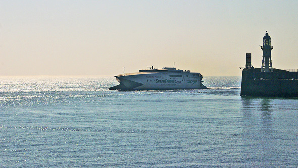 SPEEDONE - SpeedFerries - Simplon Postcards - simplonpc.co.uk - Photo: ©1978 Ian Boyle