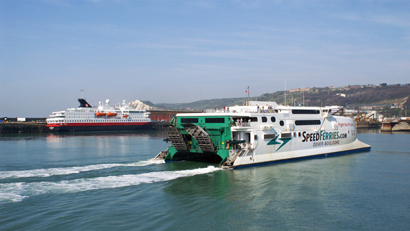 SPEEDONE - SpeedFerries - Simplon Postcards - simplonpc.co.uk - Photo: ©1978 Ian Boyle