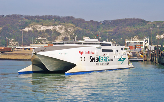 SPEEDONE - SpeedFerries - Simplon Postcards - simplonpc.co.uk - Photo: ©1978 Ian Boyle