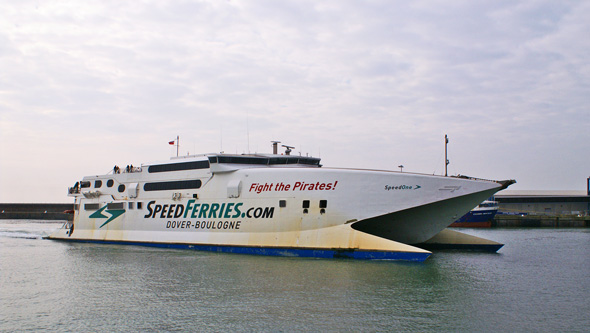 SPEEDONE - SpeedFerries - Simplon Postcards - simplonpc.co.uk - Photo: ©1978 Ian Boyle