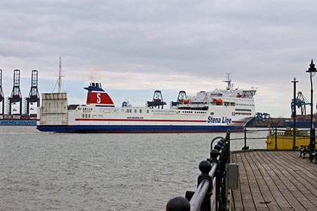 Stena Trader - Harwich - www.simplonpc.co.uk