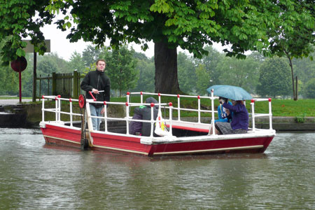 Stratford Ferry - Photo: © Ian Boyle, 4th August 2009