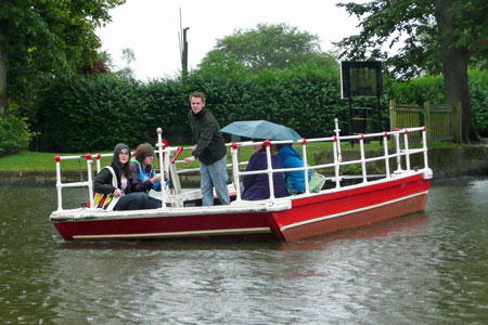 Stratford Ferry - Photo: © Ian Boyle, 4th August 2009