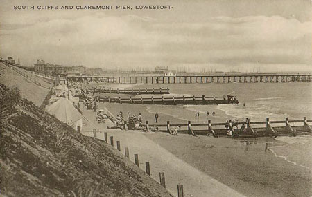 Lowestoft Claremont Pier - www.simplonpc.co.uk