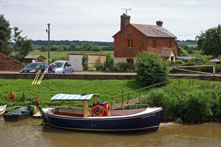 Dannie Lee - River Rother - © Ian Boyle - www.simplon.co.uk