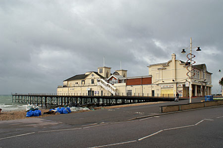 Bognor Pier - Sussex - www.simplonpc.co.uk -  Photo: © Ian Boyle, 1st July 2007