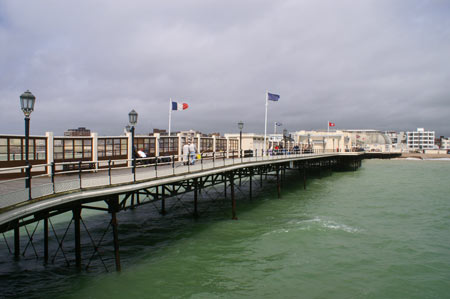 Worthing Pier - Sussex - www.simplonpc.co.uk -  Photo: © Ian Boyle, 1st July 2007