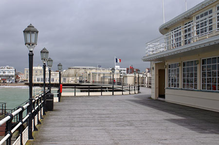 Worthing Pier - Sussex - www.simplonpc.co.uk -  Photo: © Ian Boyle, 1st July 2007