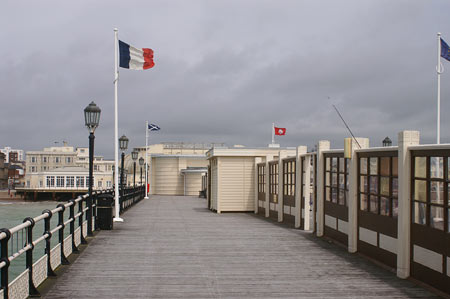 Worthing Pier - Sussex - www.simplonpc.co.uk -  Photo: © Ian Boyle, 1st July 2007