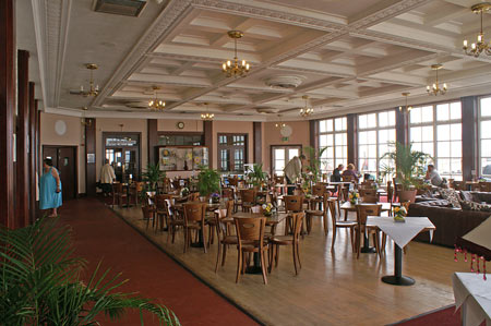 Worthing Pier - Sussex - www.simplonpc.co.uk -  Photo: © Ian Boyle, 1st July 2007