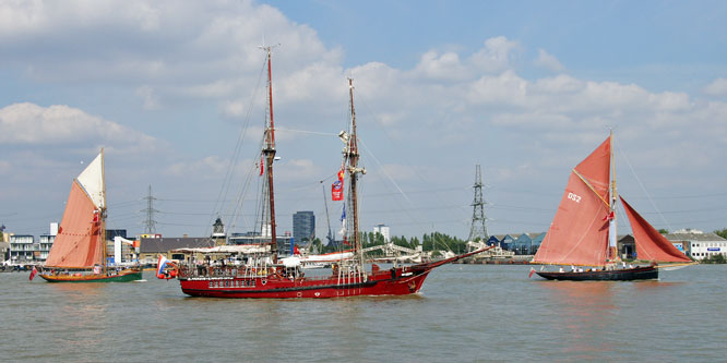 Thames Tall Ships 2014 - Photo: © Ian Boyle, 9th September 2014 - www.simplonpc.co.uk