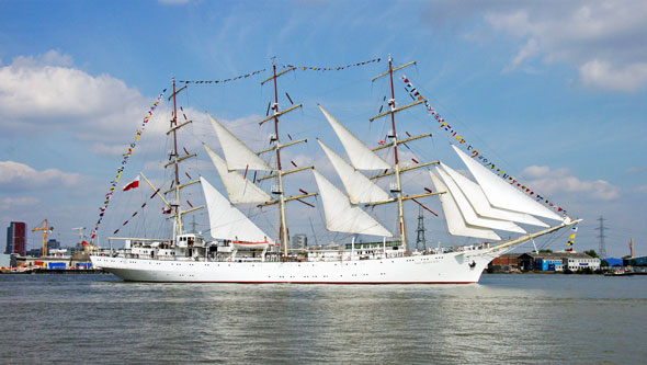 Tall Ships Parade of Sail - Photo: 2014 Ian Boyle - www.simplonpc.co.uk