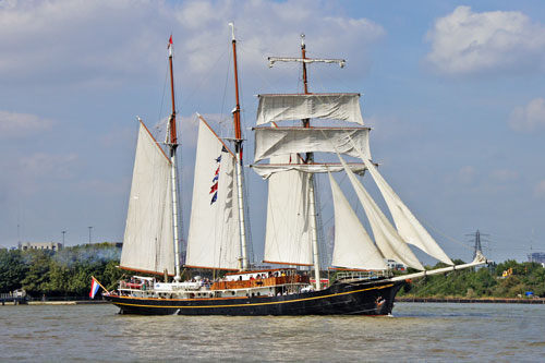 Tall Ships Parade of Sail - Photo: 2014 Ian Boyle - www.simplonpc.co.uk